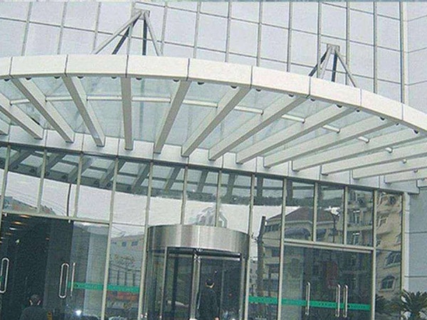 钢架玻璃雨棚